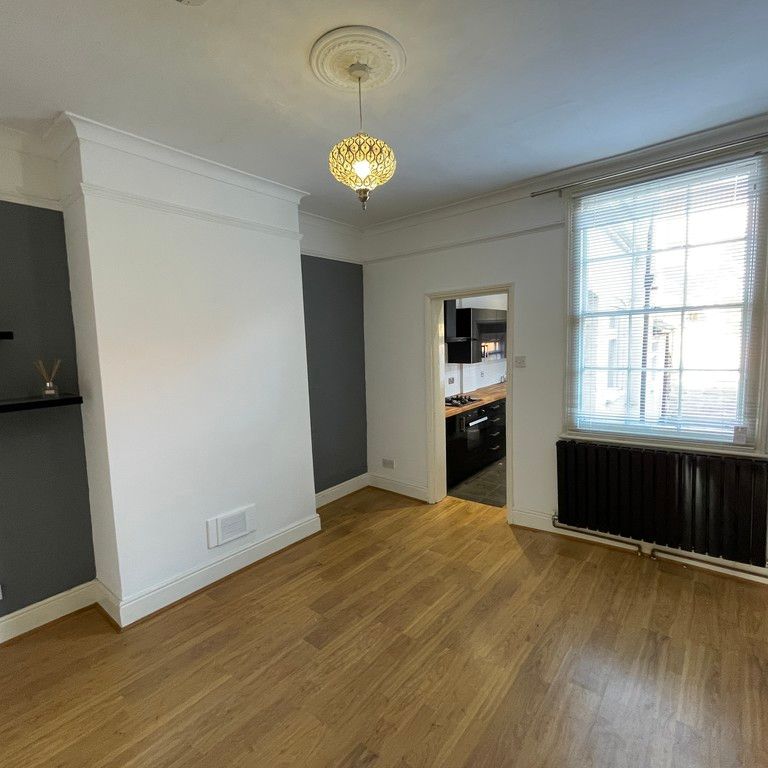 2 bedroom Mid Terraced House to let - Photo 1