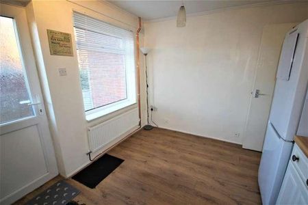 Chalgrove Field, Freshbrook, Swindon, SN5 - Photo 4