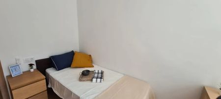 Avinguda de lOest, Valencia, Valencian Community 46001 - Photo 2