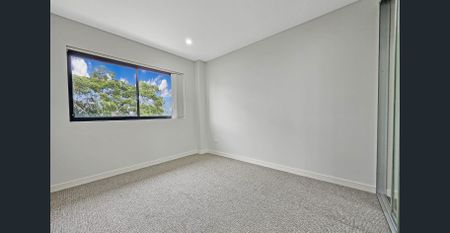 Penthouse with stunning city and Blue Mountain views - Photo 2