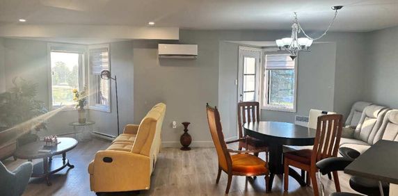 Condo 4 1/2 locatif moderne avec ascenseur - Photo 2
