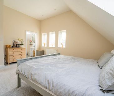 3 bedroom semi-detached house to rent - Photo 5