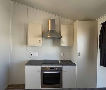 Cannons Creek 3 bedroom - Photo 3