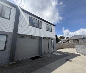 Papakura - Photo 1