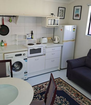 Fully Furnished granny flat - Photo 1
