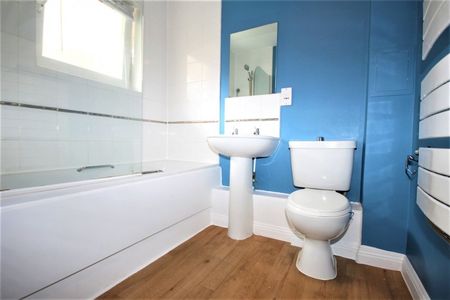 Bergenia House, Bedfont Lane, Feltham,TW13 - Photo 2