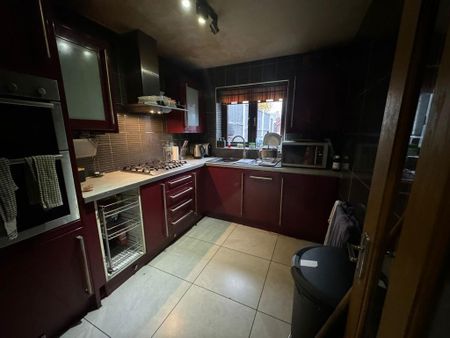 4 bedroom terraced house to rent - Photo 4