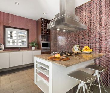 Absolute beachfront two bedroom apartment - Photo 1