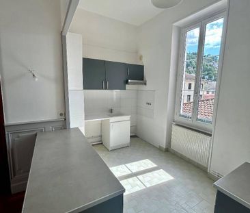 Location appartement 4 pièces 87 m² à Vienne (38200) 4 - Photo 3