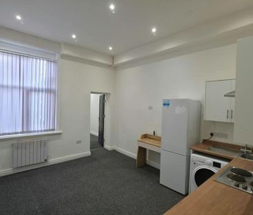2 bedroom flat to rent - Photo 3