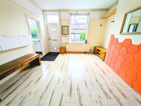 2 Bed Terraced House, Cross Flatts Street, LS11 - Photo 4
