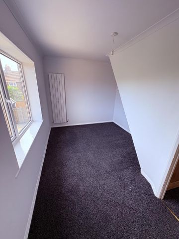 3 bedroom link detached house to rent - Photo 5