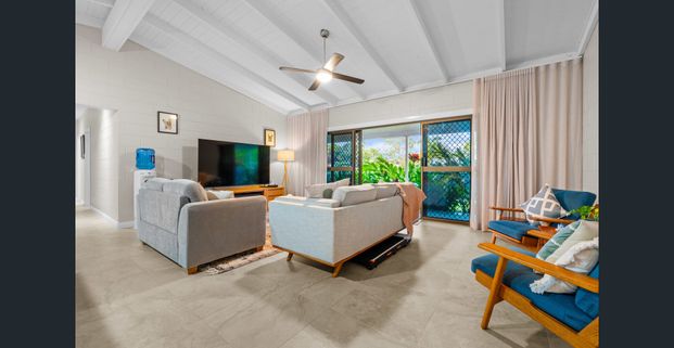 Available Early December | Dream Shed & Ample Parking | Spacious Home - Photo 1