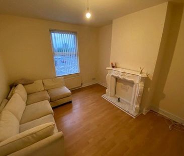 2 bedroom property to rent - Photo 1