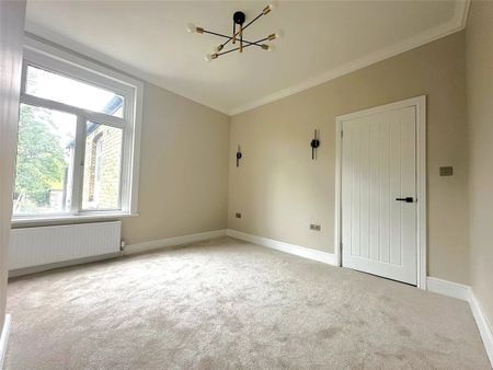 2 Bed Flat, Farley Road, SE6 - Photo 2