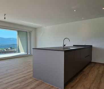 Luxurious living in a sunny and quiet location - Photo 3