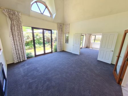 18A McLellan Place, Ilam - Photo 2