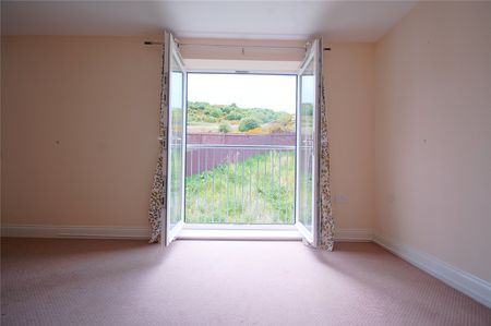 2 bed apartment to rent in Blueberry Way, Scarborough, YO12 - Photo 3