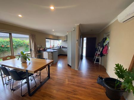 Charming Family Home in Papamoa - Photo 4