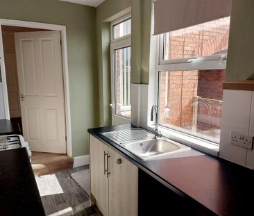 3 bedroom Terraced House to rent - Photo 6