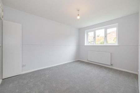 4 bedroom detached house to rent - Photo 5