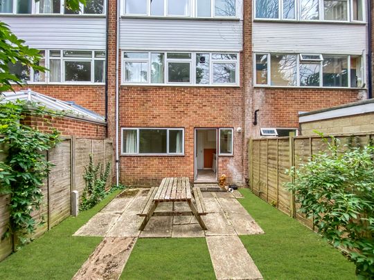 12 Horwood Close, Oxford OX3 7RF - Photo 1