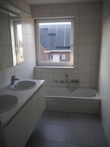 Ruim appartement in het hart van Egem - Photo 5