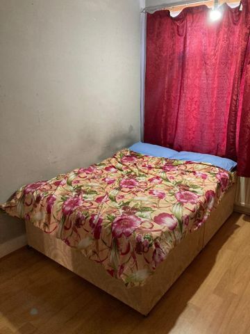1 bedroom in a flat share to rent - Photo 3