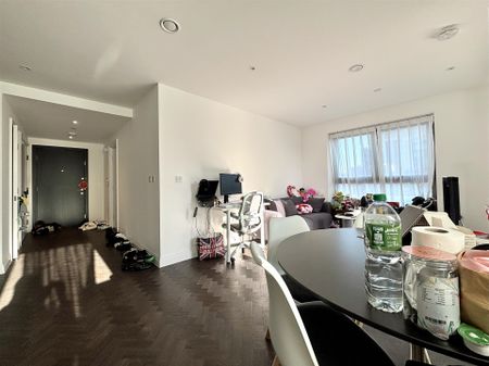 Eden Place, London - Photo 2