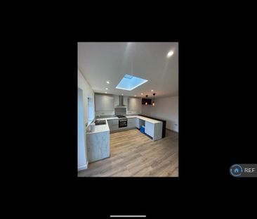 3 bedroom end of terrace house to rent - Photo 4