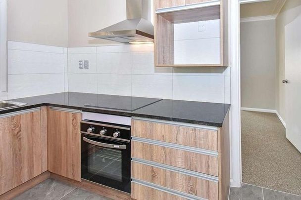 3 Bedroom House with Carparking space - Photo 1