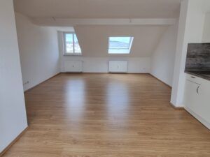 Annenstr. 60, Wohnung 9 ~~~ Loggia, Einbauküche, Badezimmer mit Wanne und Dusche, Gäste-WC, Spitzboden, Stellplatz - Photo 2