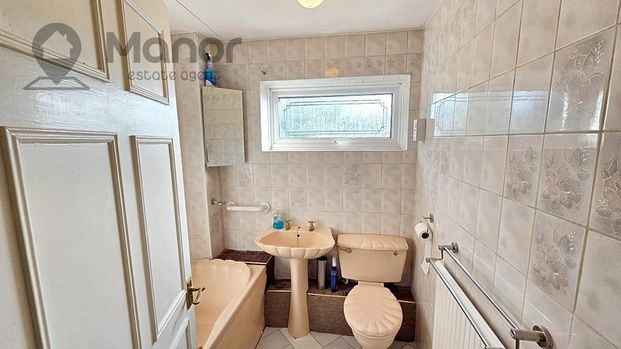 4 bedroom terraced house to rent - Photo 1