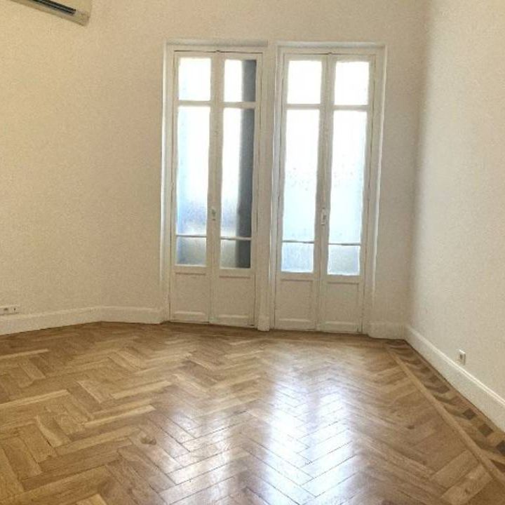 Location Appartement T5 - Photo 1