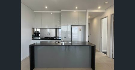 Fully Furnished 3-Bedroom Apartment - Photo 2