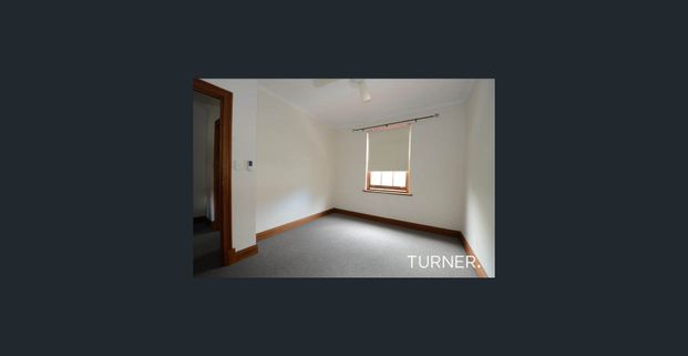 Two Bedroom Townhouse Brand New Modern Kitchen & Brand New Carpet Throughout! - Photo 1