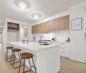 Available immediately : Spacious & Immaculately Presented Near New ... - Photo 6