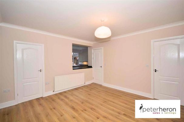 3 bedroom terraced house to rent - Photo 1
