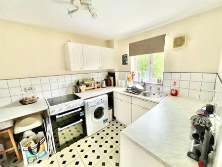 1 bedroom flat to rent - Photo 2