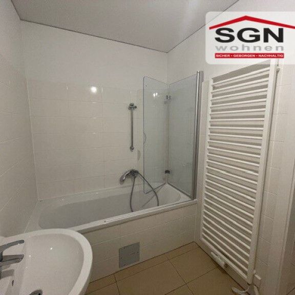 Beautiful Apartment Ready for Immediate Occupancy – Parking Space Included -Schöne Wohnung zum Sofortbezug und mit PKW-Abstellplatz inklusive - Photo 1