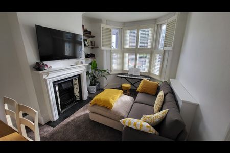 2 Bed Flat, Katherine Road, E7 - Photo 3