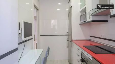 1-bedroom apartment for rent in Embajadores, bills included - Foto 3