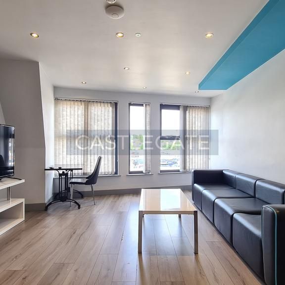 3 bedroom flat share to rent - Photo 1
