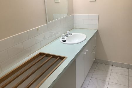 Comfortable, Low-Maintenance Living in a Convenient Location - Photo 4