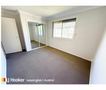 SLEEK & SPACIOUS MODERN HOME - Photo 3