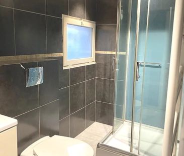 Location Appartement 3 pièces 85m² CANNES 06150 - Photo 5