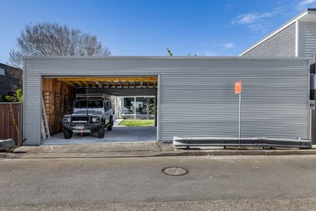 26 Hardie Street, Mascot NSW 2020 - House For Rent | Domain - Photo 2