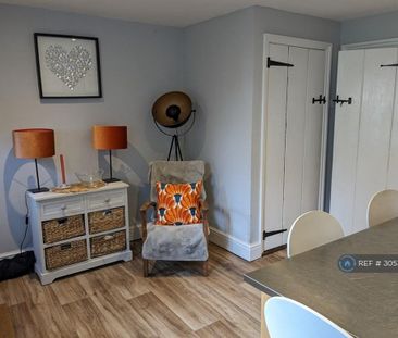 3 bedroom semi-detached house to rent - Photo 2