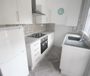 3 Bedroom House - Terraced To Let - Photo 6