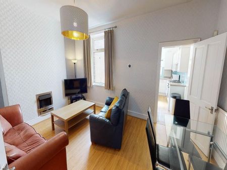 4 bedroom house to rent - Photo 2